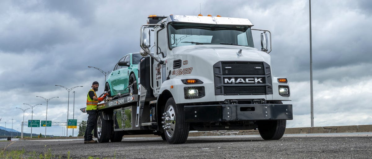 This Mack® MD retrieves cars